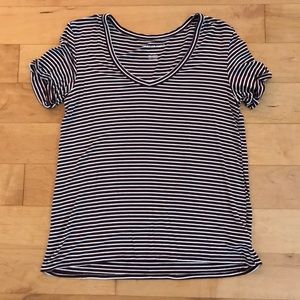 American Eagle T shirt